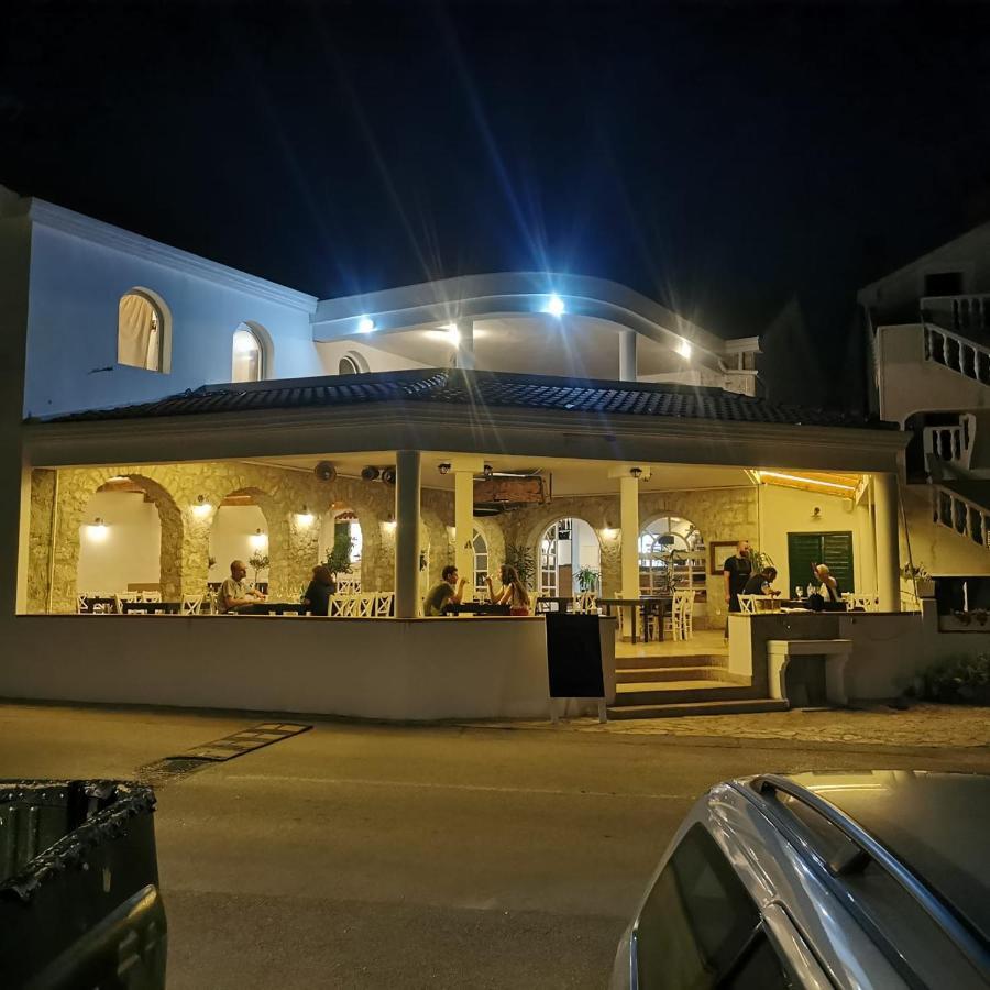 Villa Magia Sul Mare เพทรอซาเน ภายนอก รูปภาพ