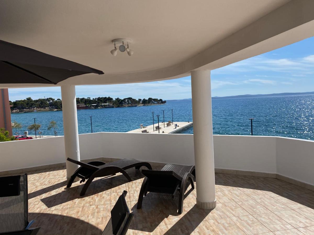Villa Magia Sul Mare เพทรอซาเน ภายนอก รูปภาพ