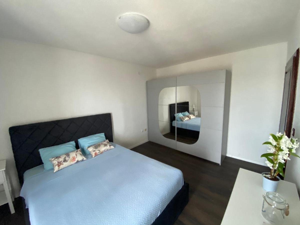 Villa Magia Sul Mare เพทรอซาเน ภายนอก รูปภาพ